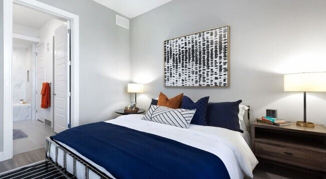 Photo - 10727 Domain Dr Unit 275