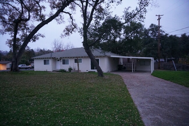 Photo - Beautifully remodeled halfplex in desirabl...