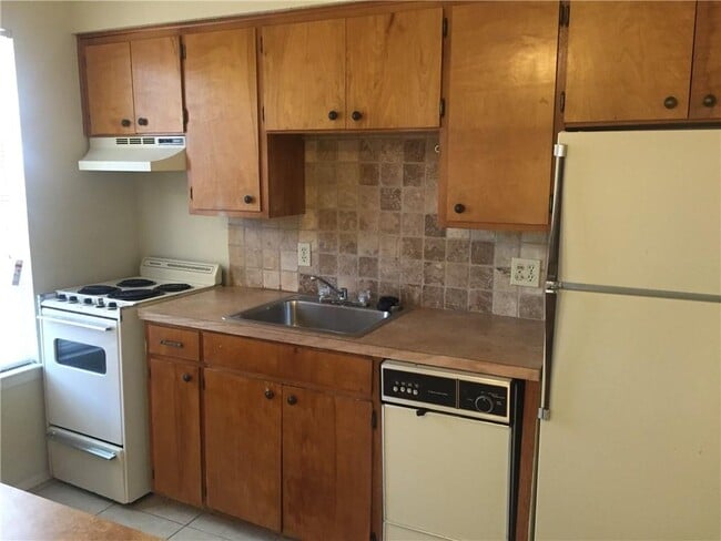 Photo - 619 W 37th St Unit 101