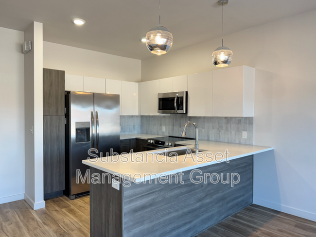 Photo - 1653 Midtown Pl