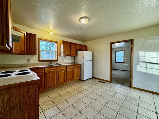 Photo - 2117 Cedarwood Ct