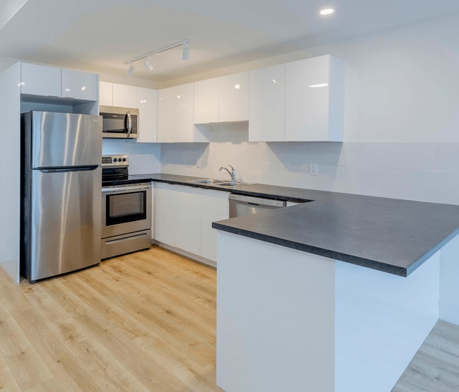 Photo - 270 Parkside Drive