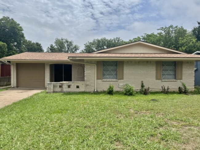 **** 4 BEDROOM IN THE TOWN EAST SUBDIVISIO... - **** 4 BEDROOM IN THE TOWN EAST SUBDIVISIO... House