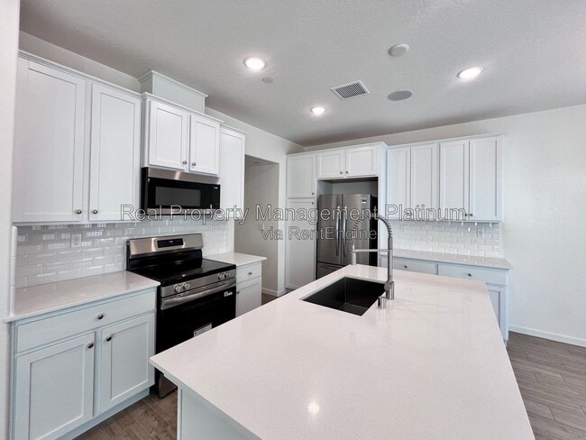 1526 Woodhill Ln