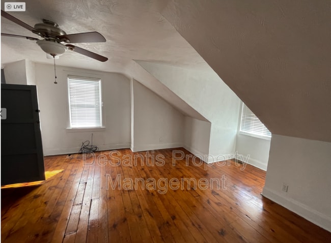 Photo - 419 Taylor St Unit Upper