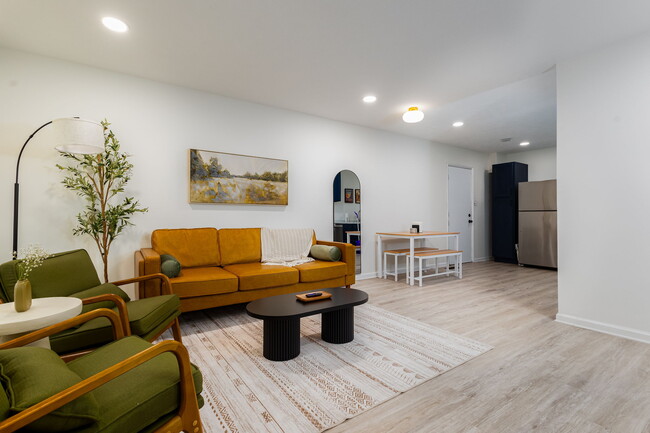 Photo - 1321 Browne Ln