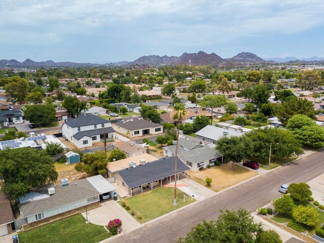 Photo - 510 E Belmont Ave