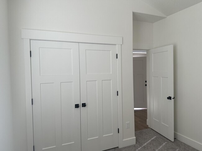 Photo - 491 W 1910 N