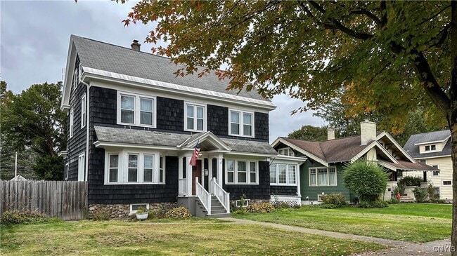 Photo - 106 Maple St