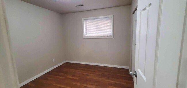 Photo - 2172-3002172 Quince St Unité 2172 B