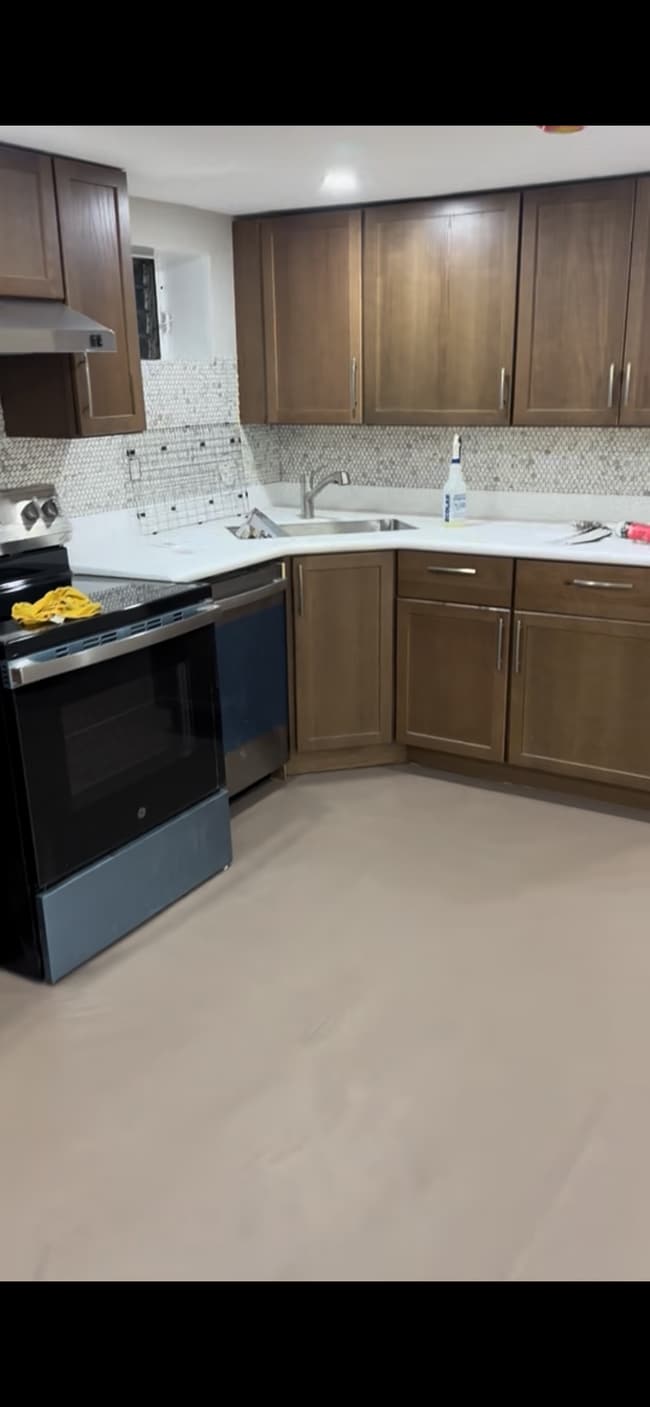 Building Photo - 604 Remsen Ave Unit 604 Remsen Ave.  3