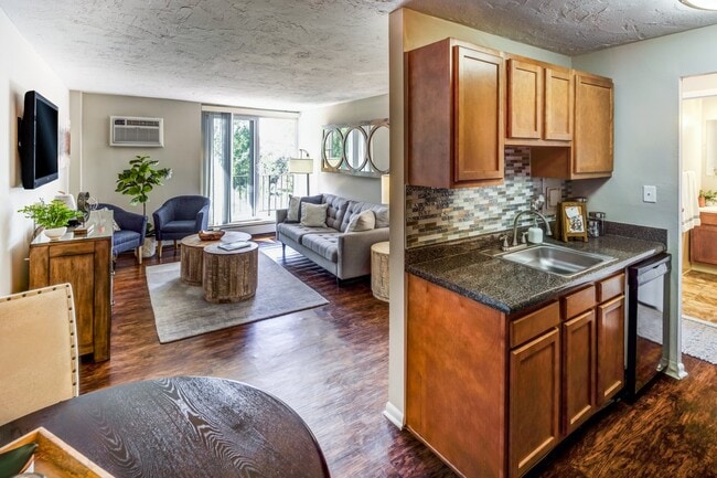 Solon Club Apartment Homes