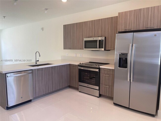 Photo - 10300 NW 66th St Unit 104
