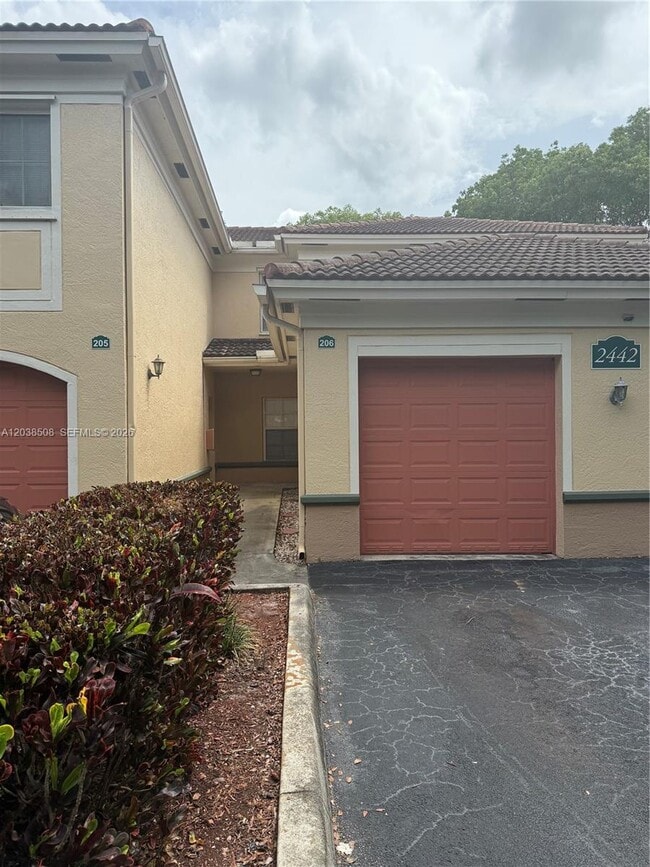 Building Photo - 2442 Centergate Dr Unit 206