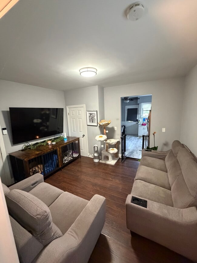 Building Photo - 724 Ringwood Ave Unit Apartment 1