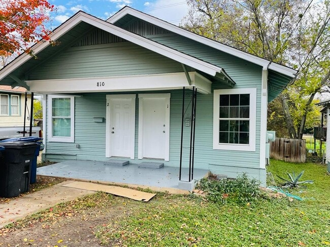810 Aganier Ave