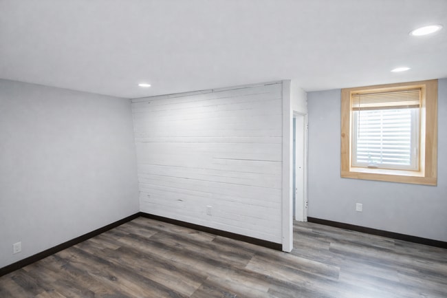 Photo - 809 13th Ave SE