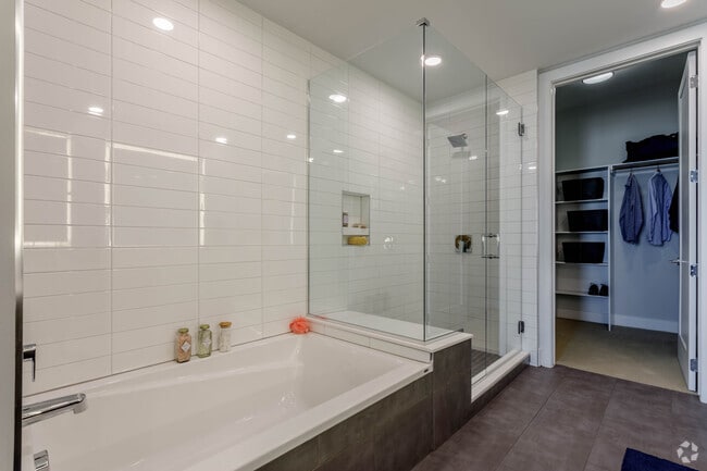 2BR, 2BA - 1,294SF
