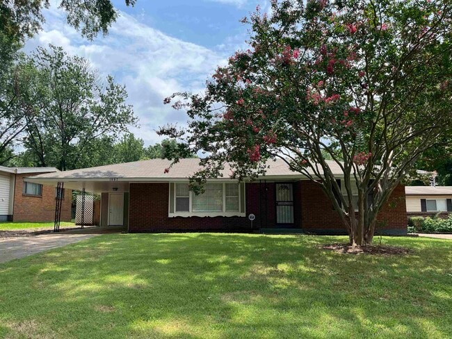 Photo - 1887 McPherson Rd House