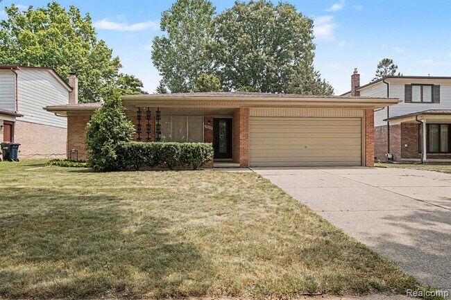 Photo - 35656 Saxony Dr