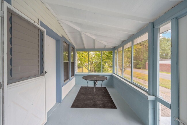 Photo - 346 Crescent Dr