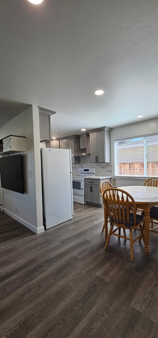 Photo - 451 Carneros Ave