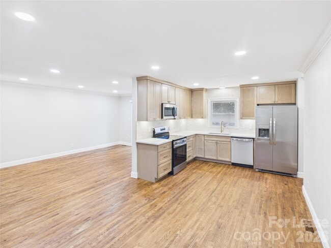 Photo - 4012 Belshire Ln