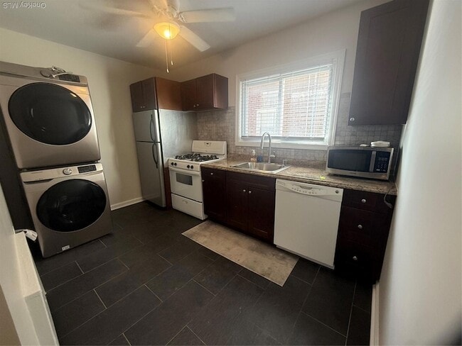 Building Photo - 353 E Market St