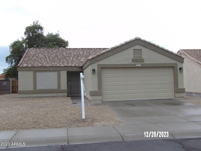 Building Photo - 2043 S Thunderbird Dr