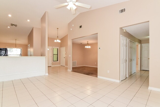 Photo - 2526 Wrencrest Cir