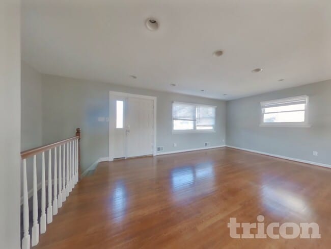 Photo - 2305 Berkley St