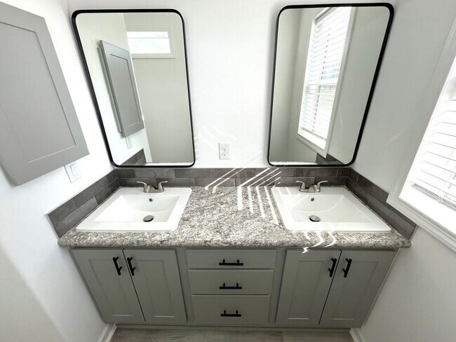 Photo - 1057 Vervain Dr