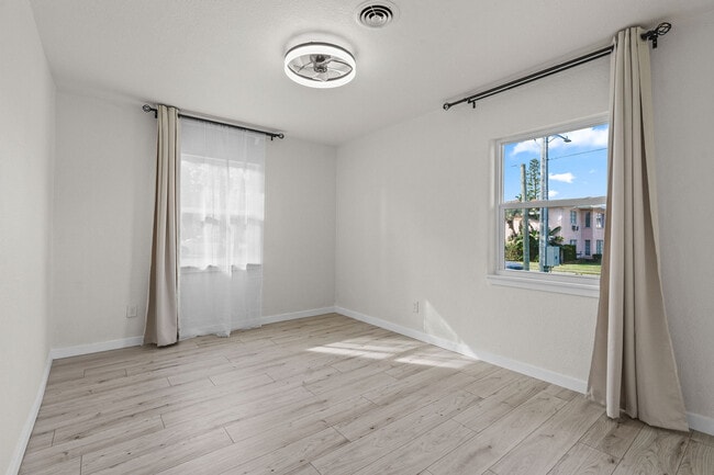 Photo - 1401 Drew St