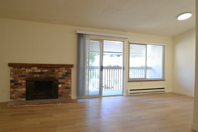 Building Photo - 12703 NE 118th St Rental