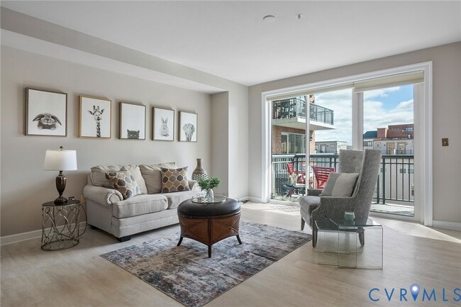 Photo - 4820 Old Main St