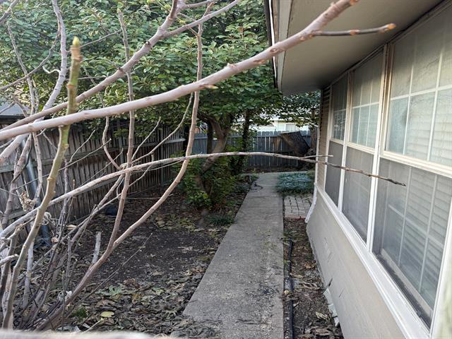 Photo - 4347 Travis St