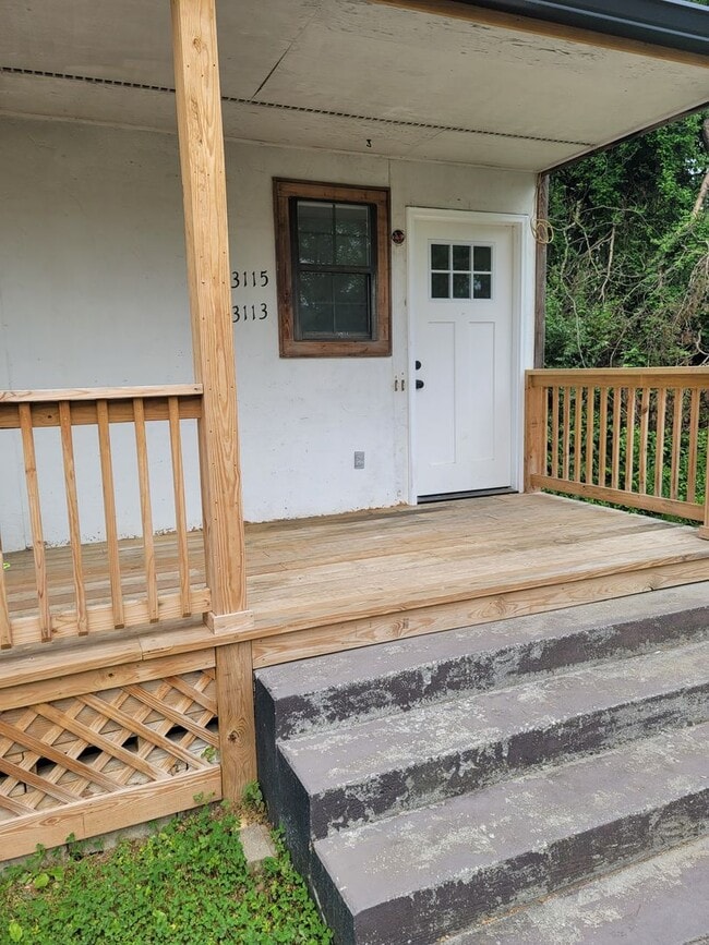 Building Photo - RENOVATED 2 BDRM, 2 BATH UPSTAIRS CONDO. ...