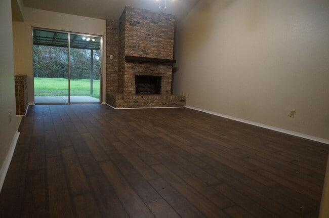 Photo - 114 Napoleon Dr