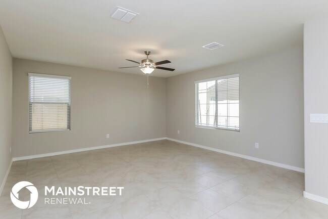 Photo - 3933 S 82nd Dr