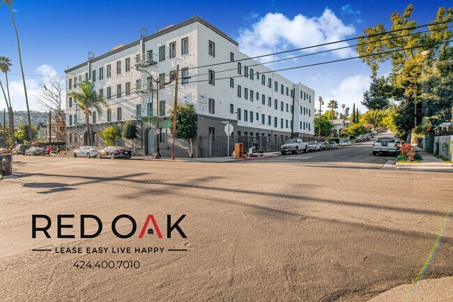 Photo - Terrific Studio with Beautiful Hardwood St... Unidad 113