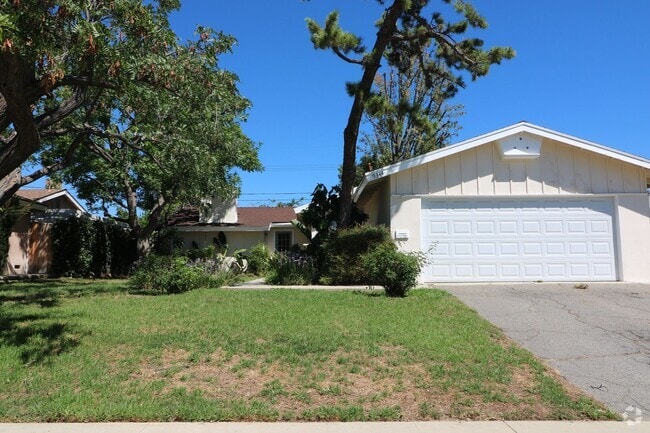 Building Photo - 3 BEDROOM, 2 BATH:  Home for Lease in Nort...