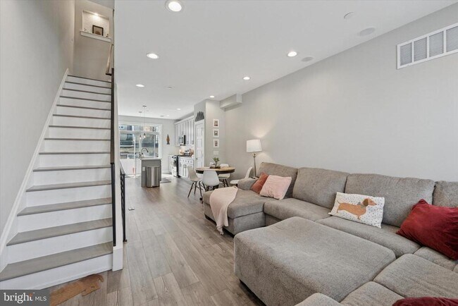 Photo - 710 Cantrell St