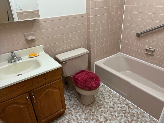 Photo - 302 River Rd Unit A1