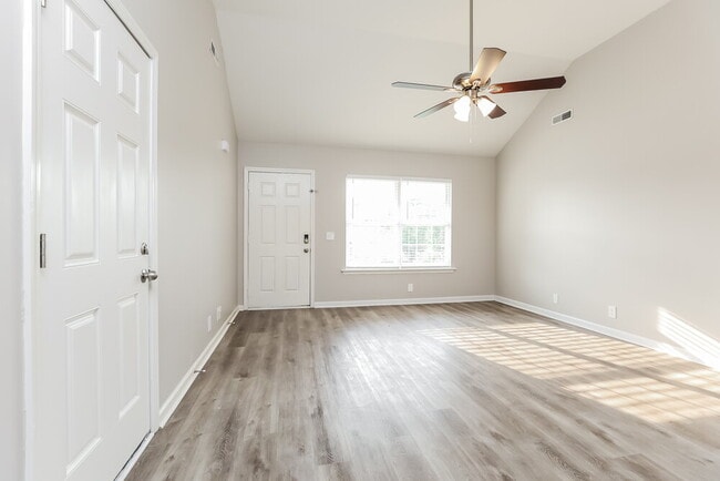 Photo - 3025 Ace Wintermeyer Dr