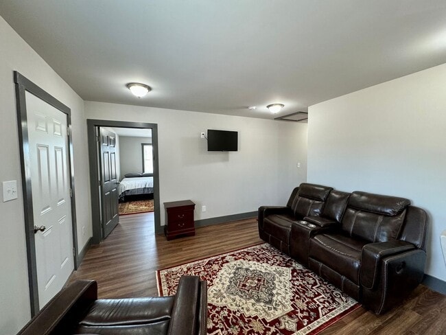 Photo - 779 Boxwood Rd