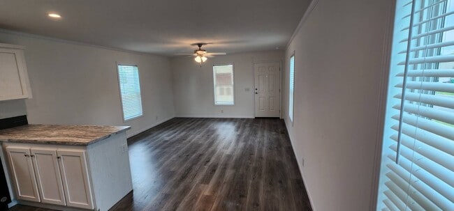 Photo - 10326 Old Leo Rd