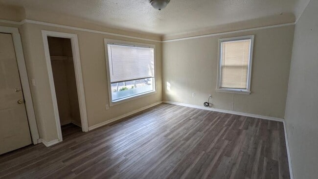 Photo - 1038 Howard St SE