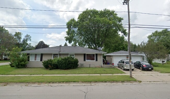 1207 N Irwin Ave