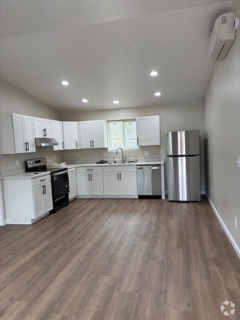 Building Photo - 792 Locust St Rental