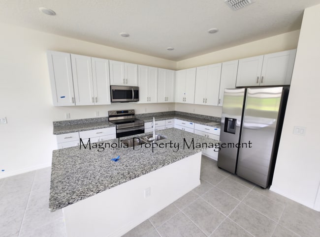 Photo - 4 Bedroom 2 Bathroom in Tarpon Bay-Haines City